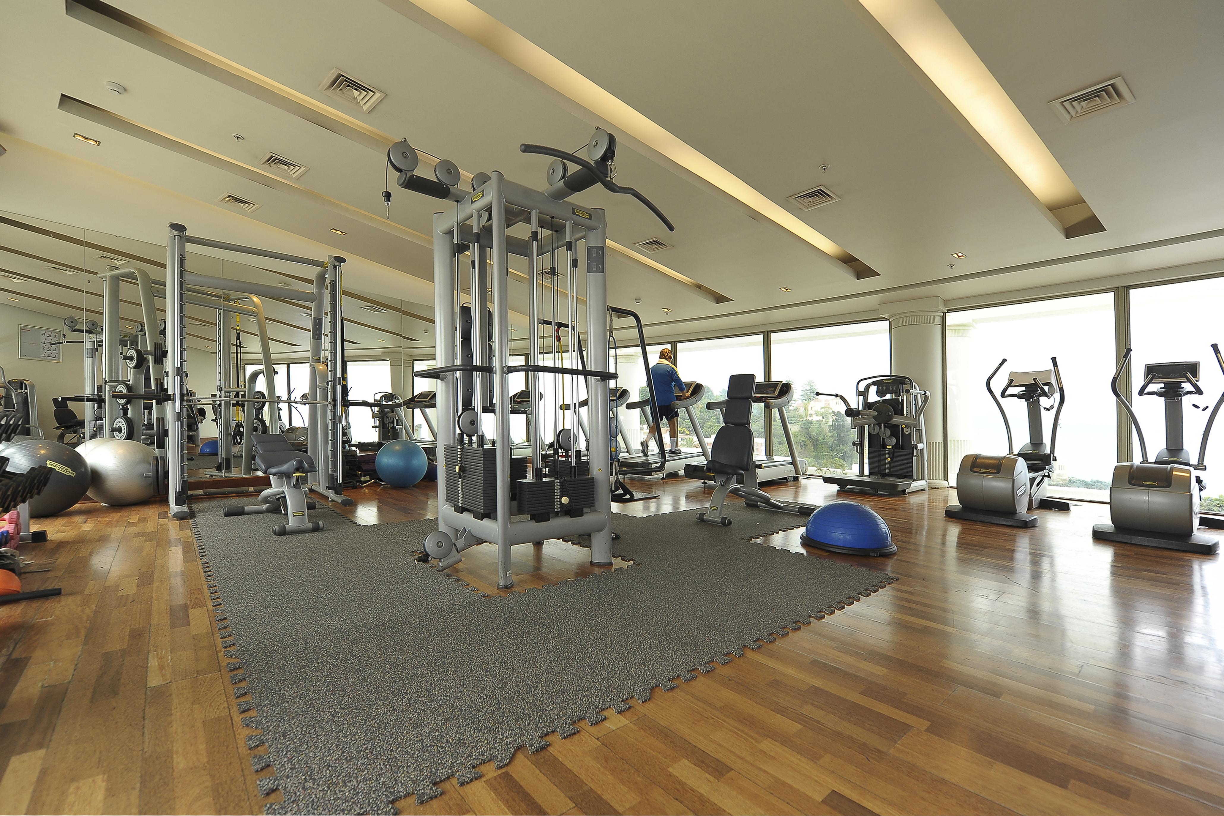 ホテル Enjoy ビニャ・デル・マール エクステリア 写真 A gym at a hotel