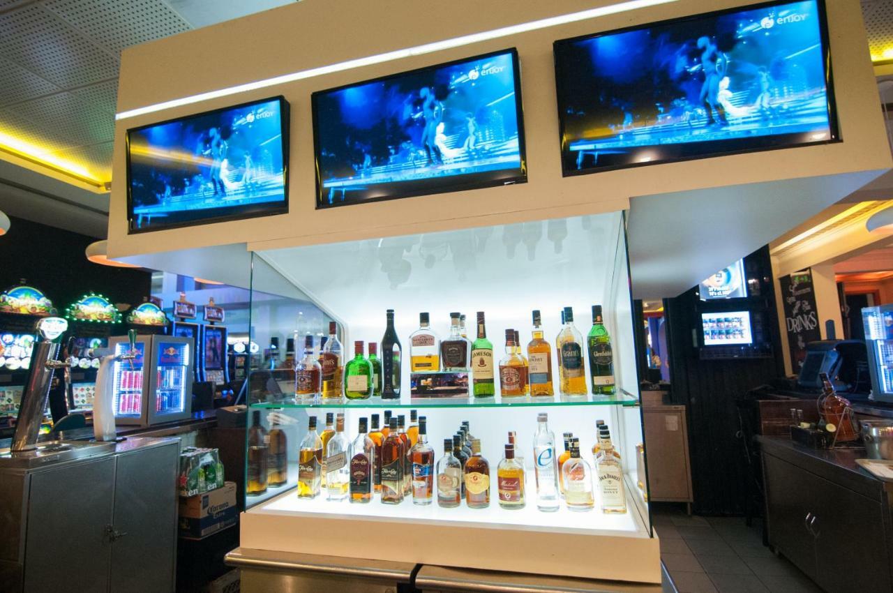 ホテル Enjoy ビニャ・デル・マール エクステリア 写真 The bar at the 2014 FIFA World Cup